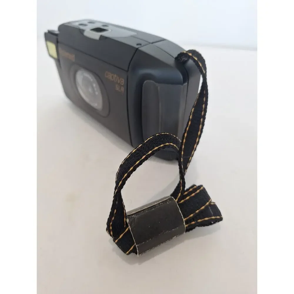 Polaroid Captiva SLR 95 Instant Film Camera Auto Focus – Works Great